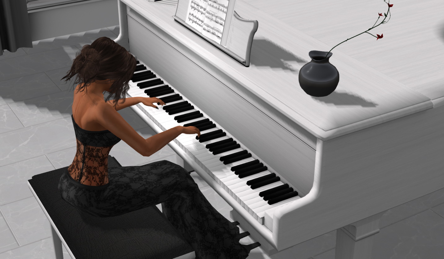 Голая горячая шатенка решила научиться играть на пианино